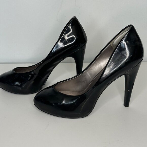 BCBG Paris Black Patent Leather High Heel Pumps size 8.5 4” heels stiletto - Picture 5 of 15